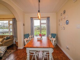 Betty's Farm Cottage