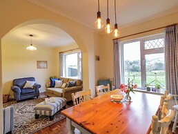 Betty's Farm Cottage