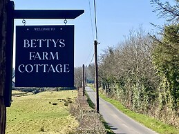 Betty's Farm Cottage
