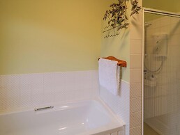 Betty's Farm Cottage