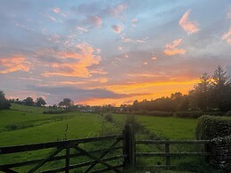 Betty's Farm Cottage