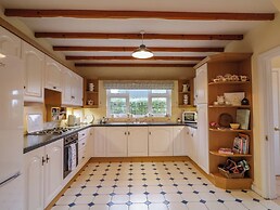 Betty's Farm Cottage