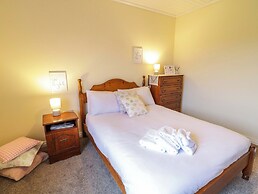 Betty's Farm Cottage