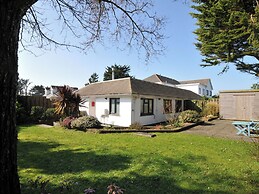 6 Trelawney Court