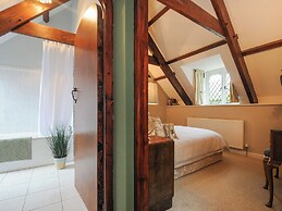 The Old Manor Apartment