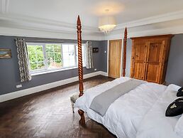 The Manor House Skerry Vore