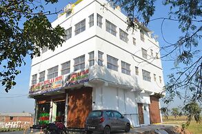 Hotel A.V Priya By GRB