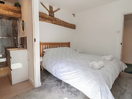 Lake View Barn