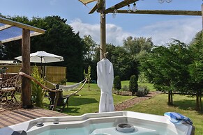 Burr 2 Shepherds Hut