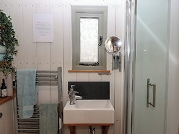 Burr 2 Shepherds Hut