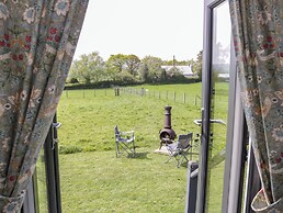 Cwtch Winnie Shepherds Hut