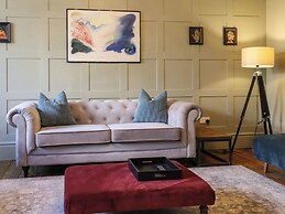 Grosvenor Abode