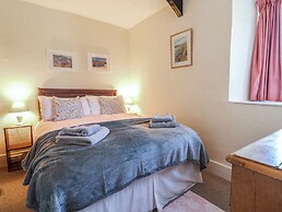 4 Lymbrook Cottages