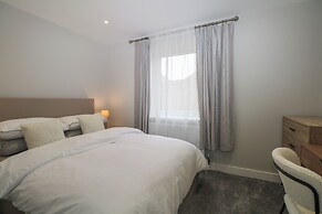 The Secret Cottage 4A