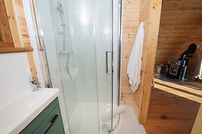 Glamping Pod 2 Presence