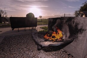 Glamping Pod 2 Presence