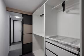 Apartments near metro Křižíkova