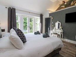 Waters Edge Lock View