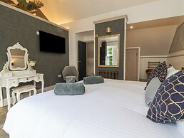 Waters Edge Lock View