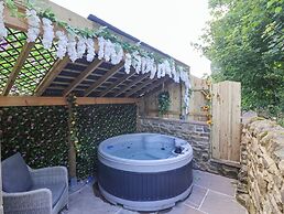 Waters Edge Lock View