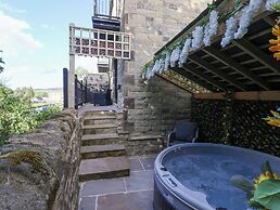 Waters Edge Lock View