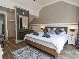 Waters Edge Lock View