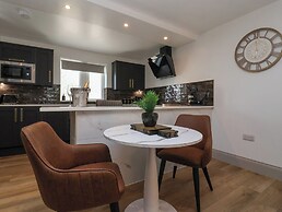 Waters Edge Lock View