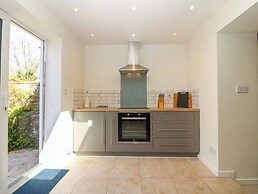 No.2 Coedwig Terrace