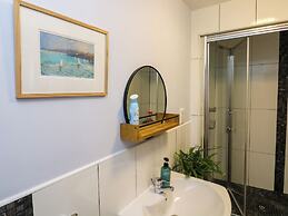 Broadstone Boathouse