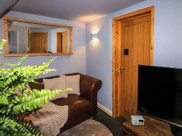 Broadstone Boathouse