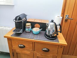 Broadstone Boathouse