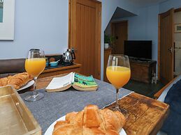 Broadstone Boathouse