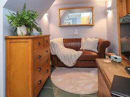 Broadstone Boathouse