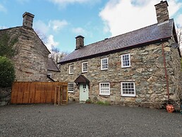 Cader Cottage