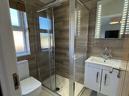 Lodge 18 - The Pines