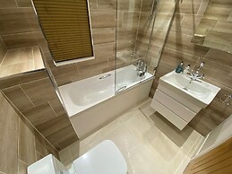 Lodge 18 - The Pines