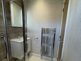 Lodge 18 - The Pines