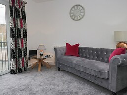 Yewdale View Apartment