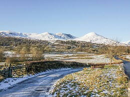 Yewdale View Apartment