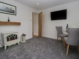 Yewdale View Apartment