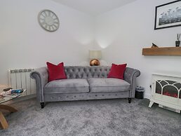 Yewdale View Apartment