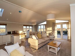 Cherry Blossom Lodge