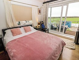 44 Honeyborough Road