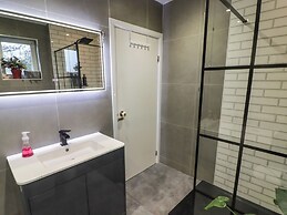 44 Honeyborough Road