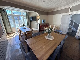 Avalon Lodge