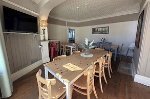 Avalon Lodge