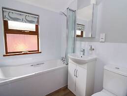 2 Riverside Lodge