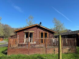 2 Riverside Lodge