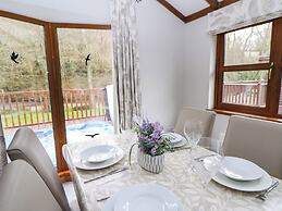 2 Riverside Lodge