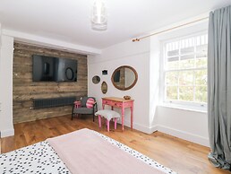 Hidden Gem on the Hoe